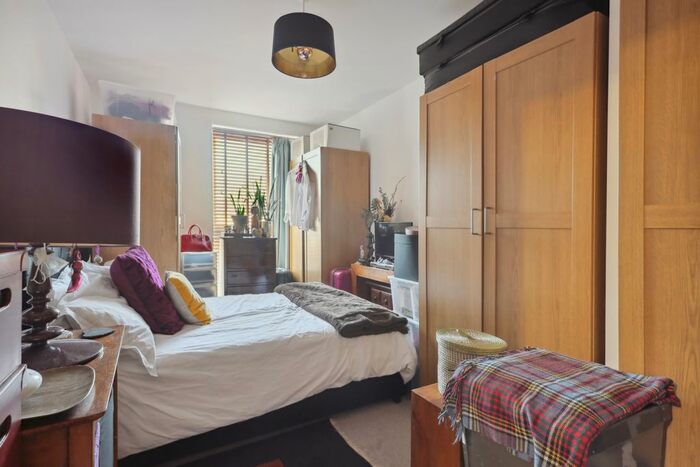 2 Bedroom Flat For Sale In Carter Court, Gilding Way, Southall, UB2