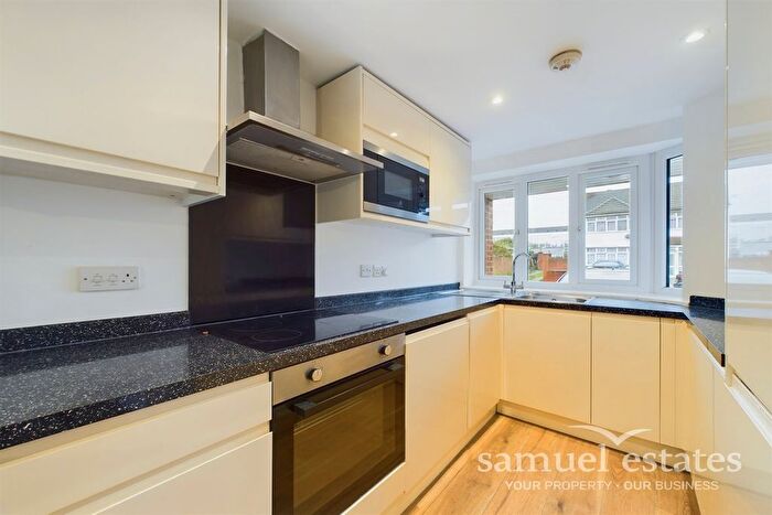 3 Bedroom Terraced House To Rent In Rosedene Avenue, Streatham, SW16