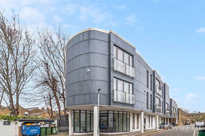 1 Bedroom Apartment For Sale In Hatcham Park Mews, London, SE14