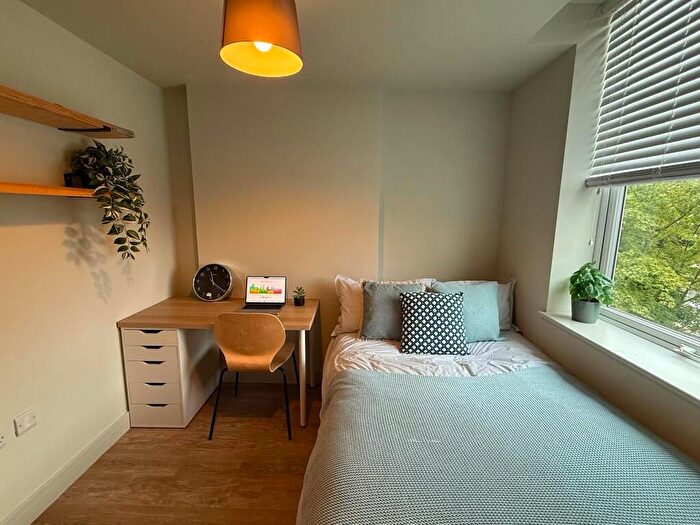 4 Bedroom Semi Detached House To Rent In Eltham Road, West Bridgford, NG2