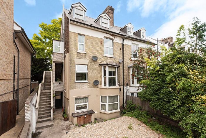 1 Bedroom Flat To Rent In Kingston Road, Wimbledon, London, SW19