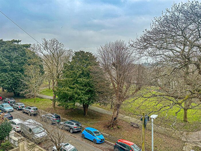 2 Bedroom Flat For Sale In Charles Road, St. Leonards-On-Sea, TN38