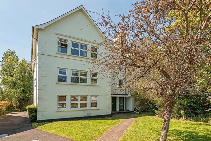 1 Bedroom Apartment For Sale In Berrylands Road, Surbiton, KT5