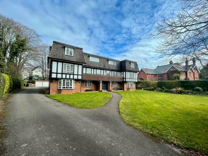 2 Bedroom Flat To Rent In Tudor Court, Cavendish Place, BH1