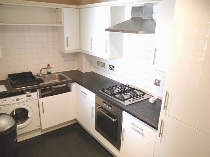 1 Bedroom Flat To Rent In Clarkson Court, Hatfield, AL10