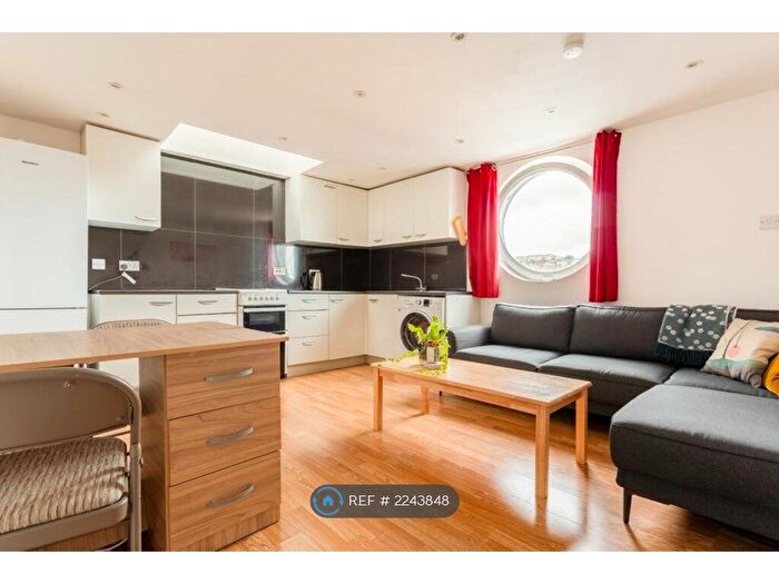 2 Bedroom Flat To Rent In Upper Lewes Road, Brighton, BN2