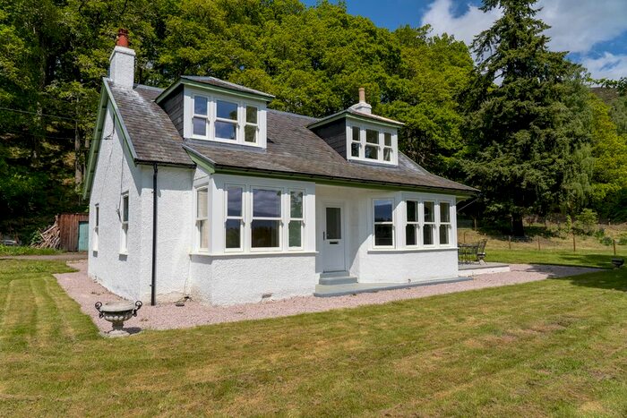 3 Bedroom Cottage For Sale In Lynwilg, Aviemore, PH22