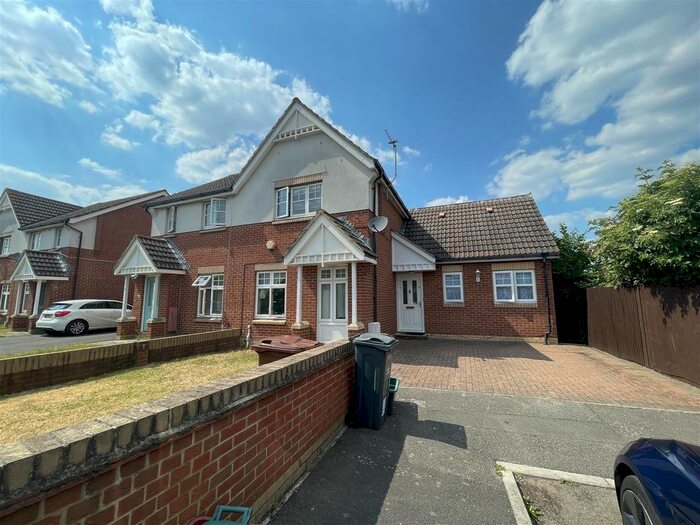 2 Bedroom End Of Terrace House To Rent In Gladstone Gardens, Hounslow, TW3