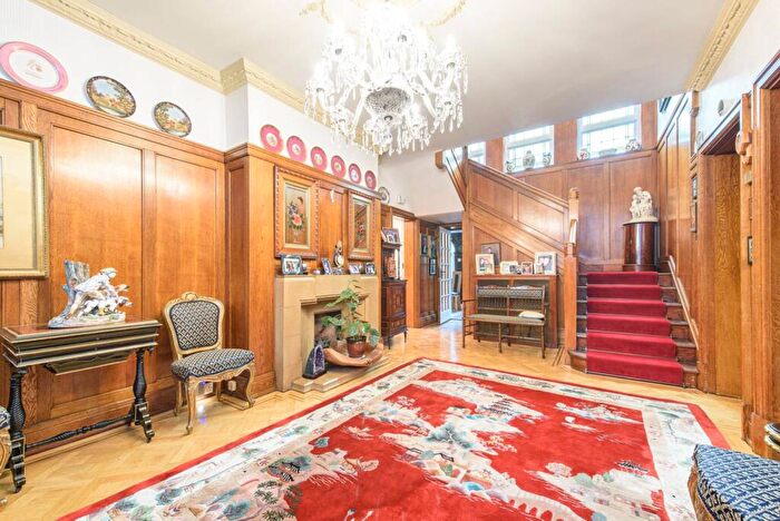 7 Bedroom Detached House To Rent In Cannon Hill, Southgate, London, N14
