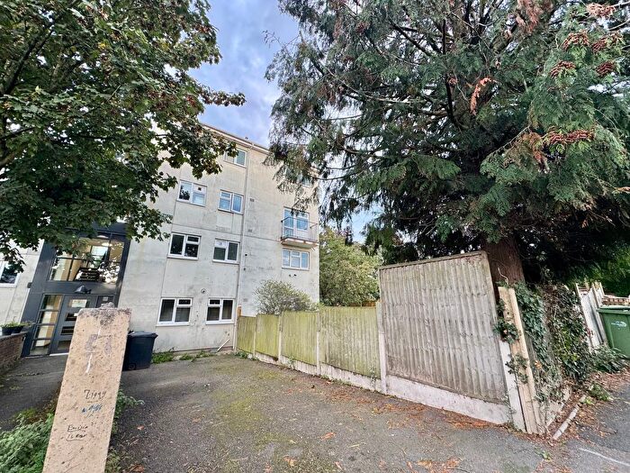 3 Bedroom Maisonette To Rent In Devon Close, Macclesfield, SK10