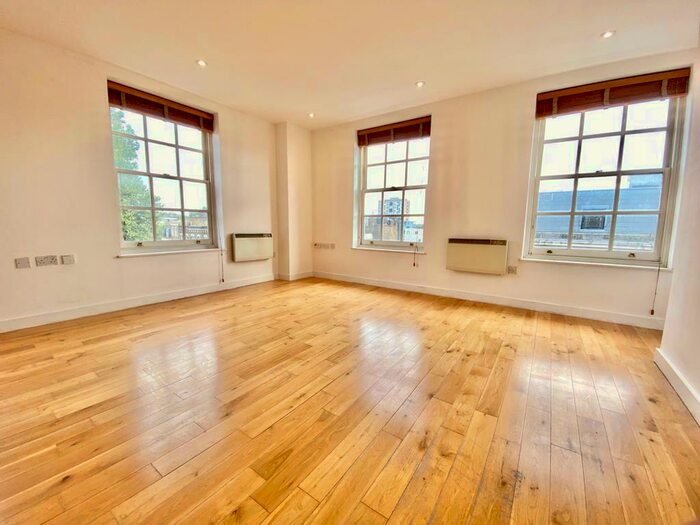 2 Bedroom Flat To Rent In Stoke Newington High Street, N16