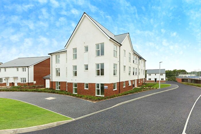 2 Bedroom Flat For Sale In Wrestwood Road, Bexhill-On-Sea, East Sussex, TN40