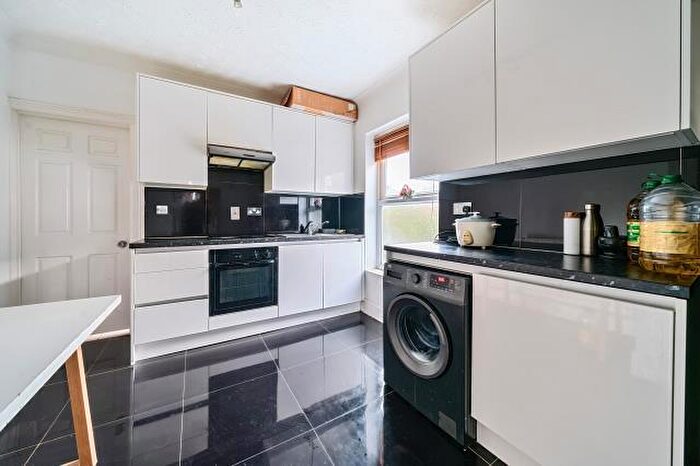 2 Bedroom Maisonette For Sale In Alpha Street South, Slough, SL1