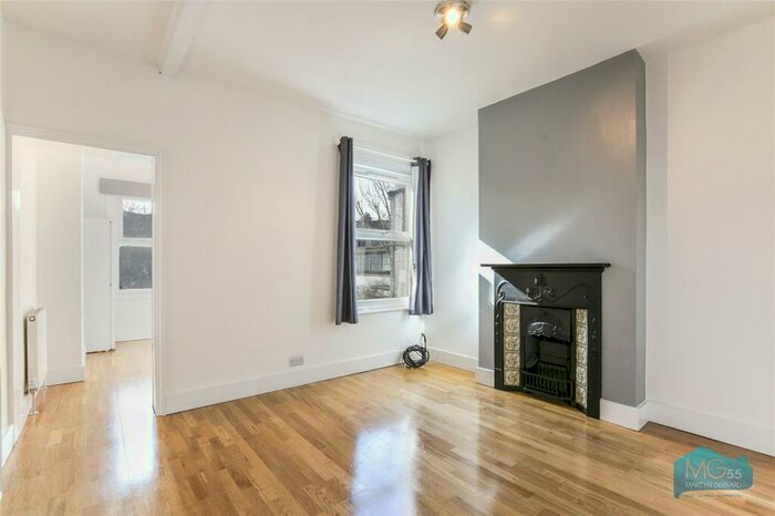 1 Bedroom Maisonette To Rent In Victoria Road, Barnet, Hertfordshire, EN4