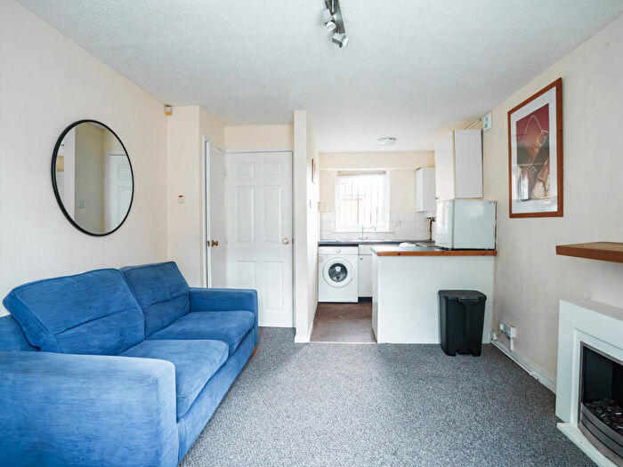 1 Bedroom Flat To Rent In Belle Vue Court #, LS3