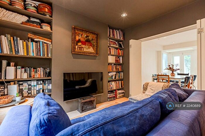 4 Bedroom Terraced House To Rent In Gifford Street, London, N1