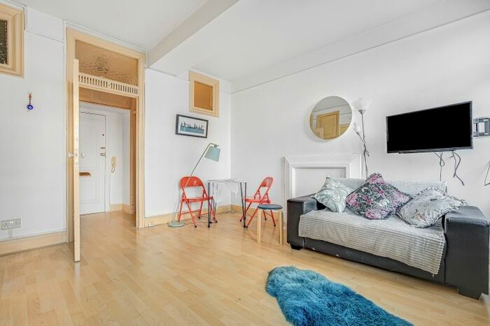 Studio To Rent In Queensway, London, W2