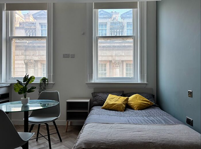 1 Bedroom Studio To Rent In Corn Street, Bristol, BS1