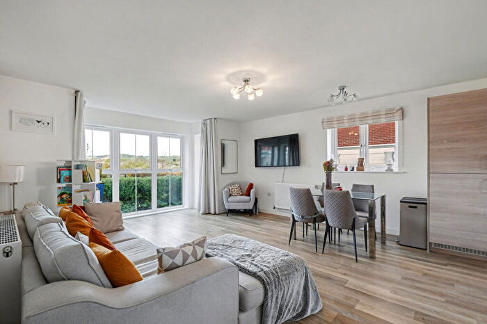 2 Bedroom Flat For Sale In Waterman Way, Peters Village, Wouldham, Rochester, ME1