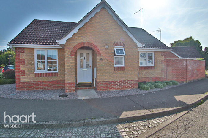 2 Bedroom Detached Bungalow For Sale In Windmill Gardens, Wisbech, PE14