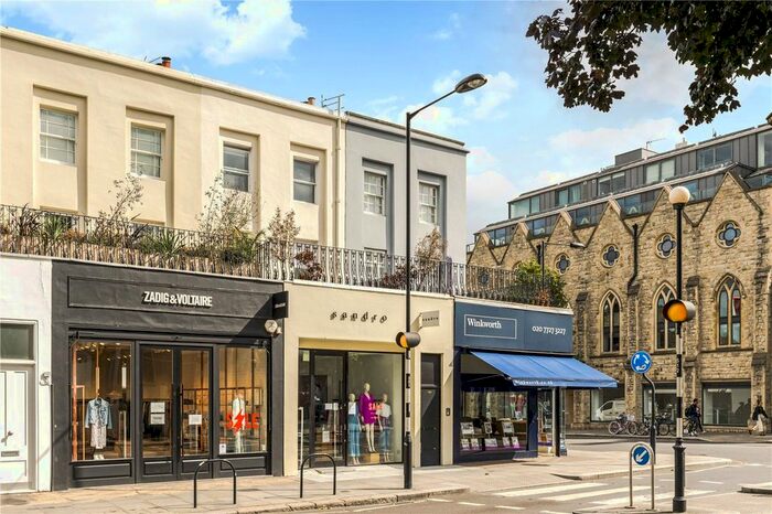 2 Bedroom Flat To Rent In Westbourne Grove, London, W11