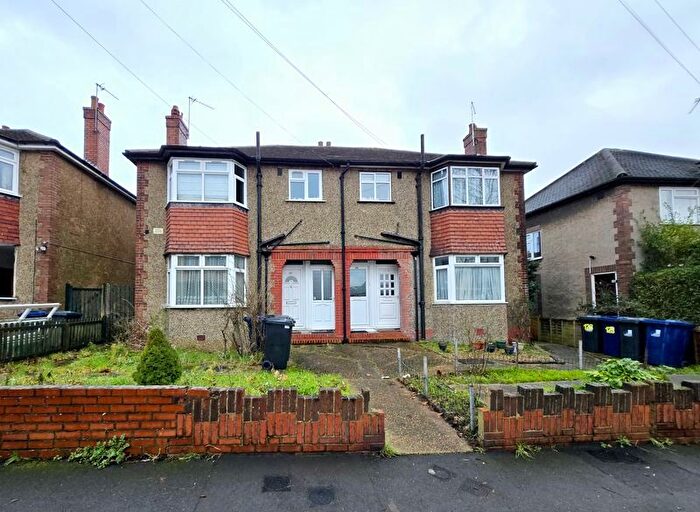 1 Bedroom Flat To Rent In Long Drive, Greenford, UB6