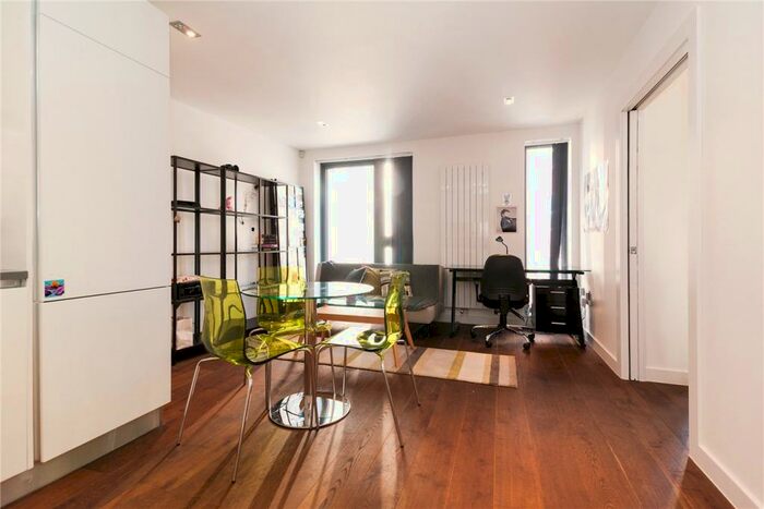 1 Bedroom Apartment To Rent In Central Street, London, EC1V