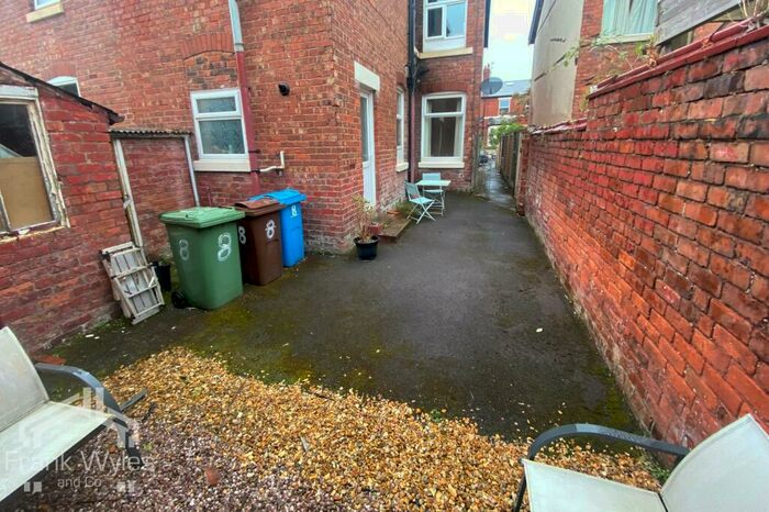 1 Bedroom Flat For Sale In Glen Eldon Road, Lytham St Annes, Lancashire, FY8