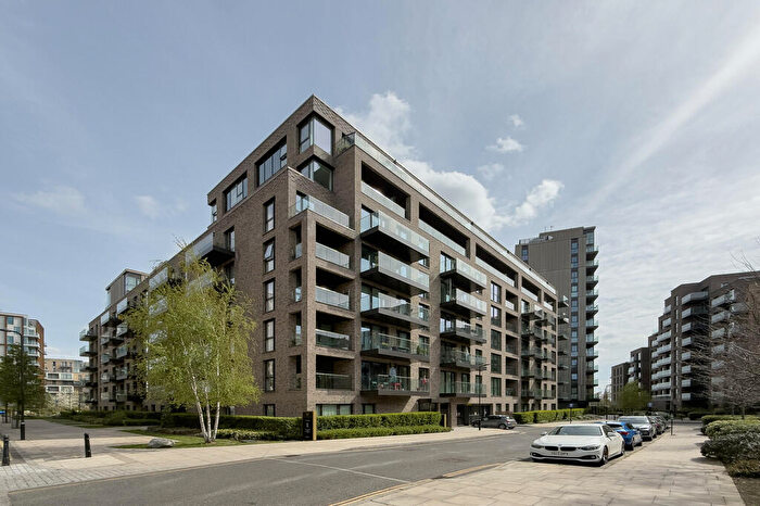 2 Bedroom Apartment For Sale In Coster Avenue, London, N4