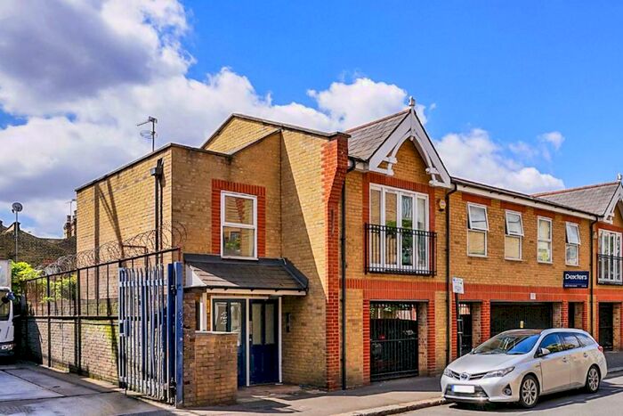 1 Bedroom Flat To Rent In Bocking Street, Hackney, E8