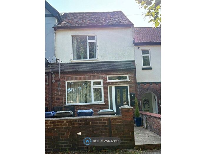 2 Bedroom Flat To Rent In Alexandra Road, Newcastle Under Lyme, ST5
