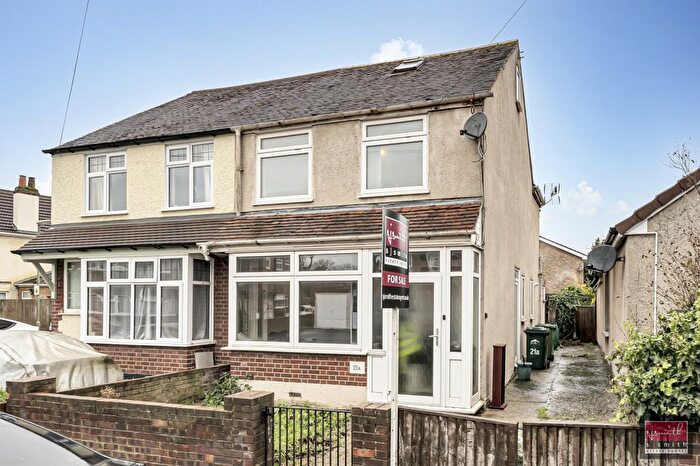 3 Bedroom Semi Detached House For Sale In Fairholme Road, Ashford, TW15