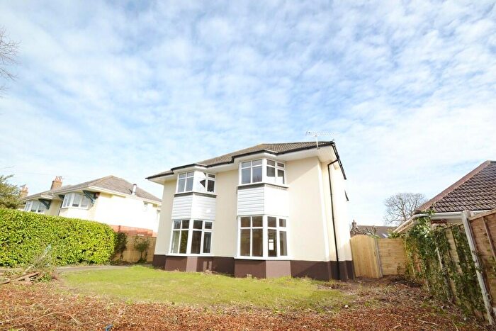 4 Bedroom Detached House To Rent In Bournemouth, BH3