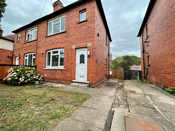 2 Bedroom Semi-Detached House To Rent In Flanshaw Grove, Wakefield, WF2