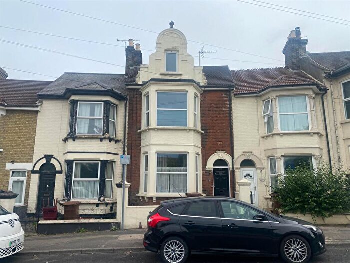 7 Bedroom Terraced House To Rent In Marlborough Road, Gillingham, ME7