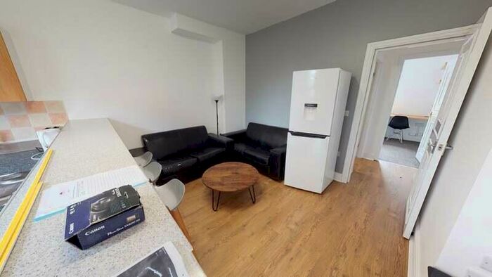 3 Bedroom Terraced House To Rent In Quarry Mount Terrace, Woodhouse, Leeds, LS6