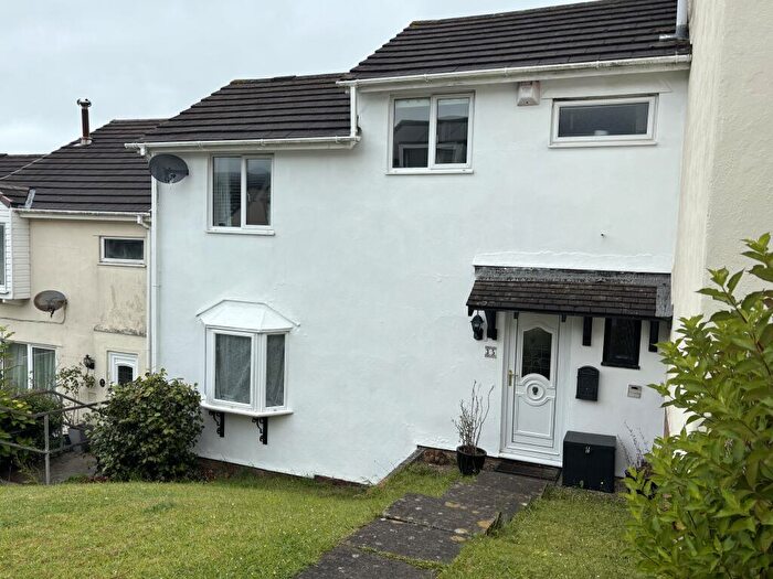 2 Bedroom End Of Terrace House For Sale In Lake View Close, Plymouth, Devon, PL5