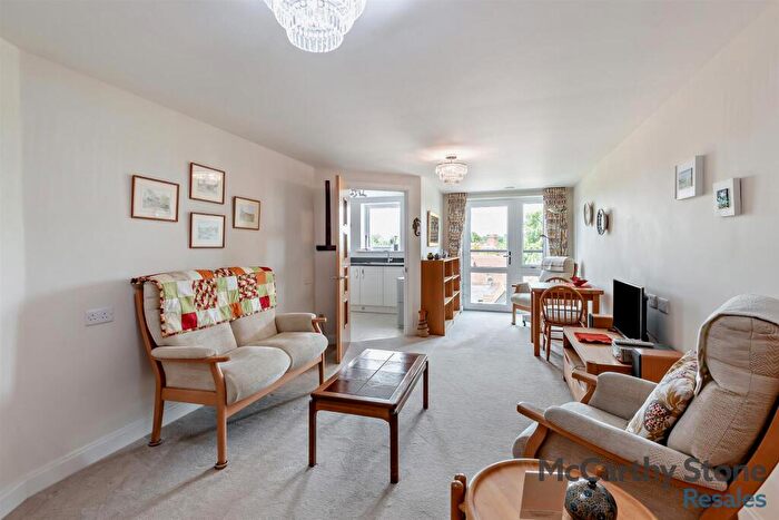 1 Bedroom Apartment For Sale In Edward House, Peggs Lane, Gascoyne Way, Hertford, SG13
