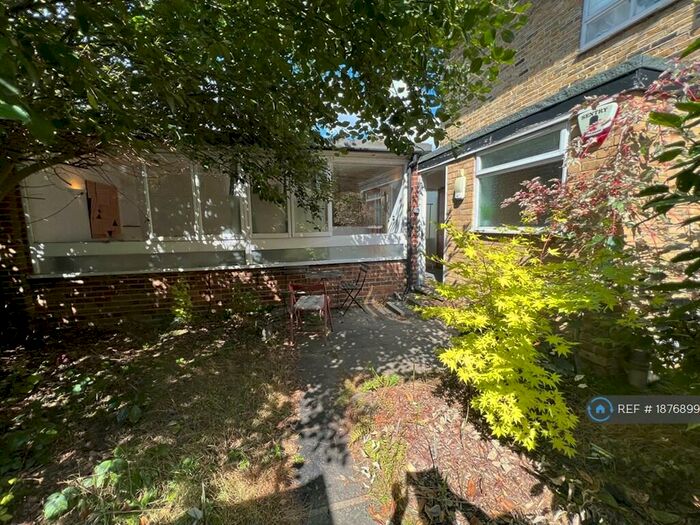 Studio To Rent In Mottingham Lane, London, SE9