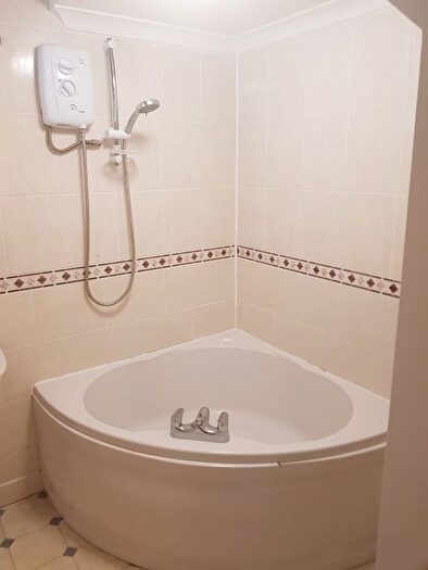 4 Bedroom Semi-Detached House To Rent In Stanley Road, Oxford, OX4