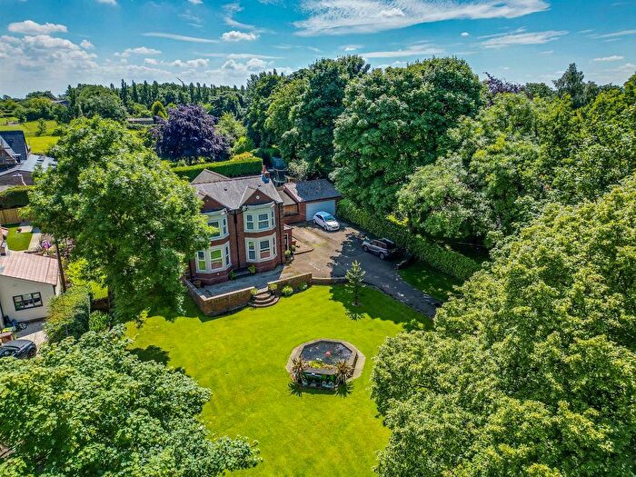 4 Bedroom Detached House For Sale In Pontefract Road, Hemsworth, Pontefract, WF9