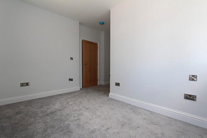 2 Bedroom Apartment To Rent In Apartment, Housley Manor, S35