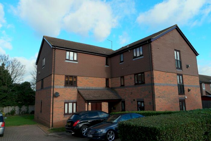 2 Bedroom Flat To Rent In Woodfall Drive, Crayford, Dartford DA1