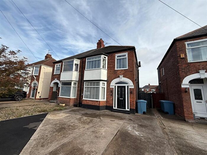 3 Bedroom Semi Detached House For Sale In Belgrave Drive, Hull, HU4
