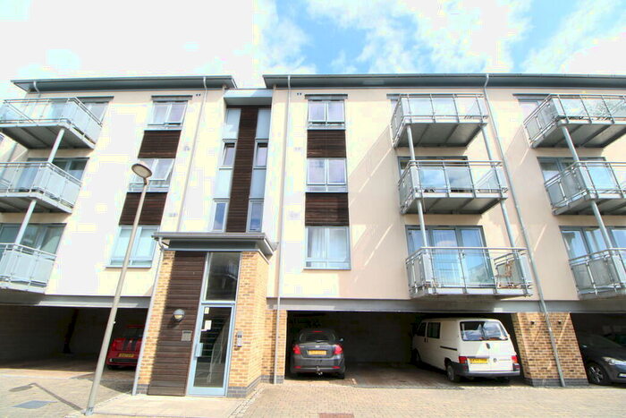 2 Bedroom Apartment To Rent In Quayside Drive, Colchester, CO2