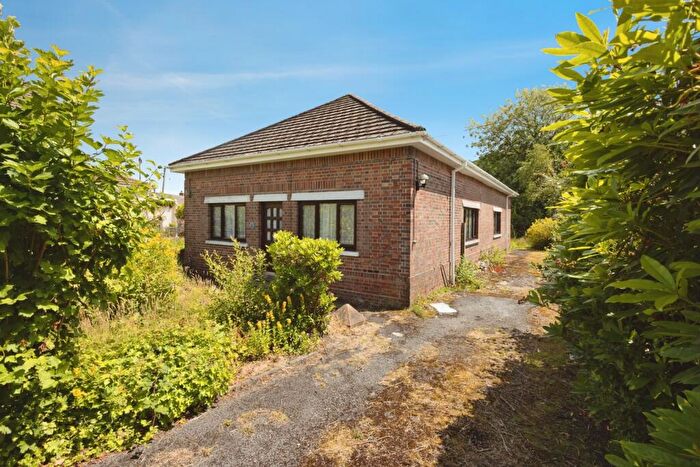 4 Bedroom Bungalow For Sale In Swanfield, Ystalyfera, Swansea, Neath Port Talbot, SA9