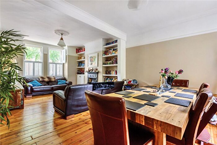 5 Bedroom End Terrace House To Rent In Warfield Road, Hampton, TW12