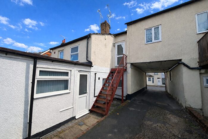 1 Bedroom Flat For Sale In Grosvenor Road, Aldershot, GU11