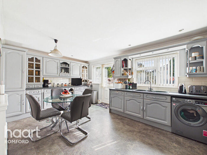 4 Bedroom Semi-Detached House For Sale In Rose Glen, Romford, RM7