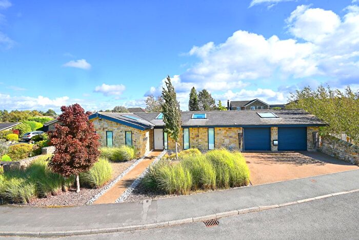 4 Bedroom Detached Bungalow For Sale In Walton Park, Pannal, Harrogate, HG3